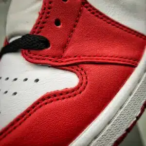  AIR JORDAN 1 RETRO HIGH OG 'CHICAGO' 2015 - Imagen 5