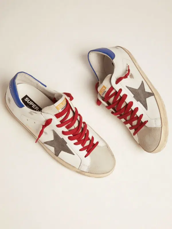 Réplica GOLDEN GOOSE Super-Star sneakers with blue heel tab and red laces - Imagen 2