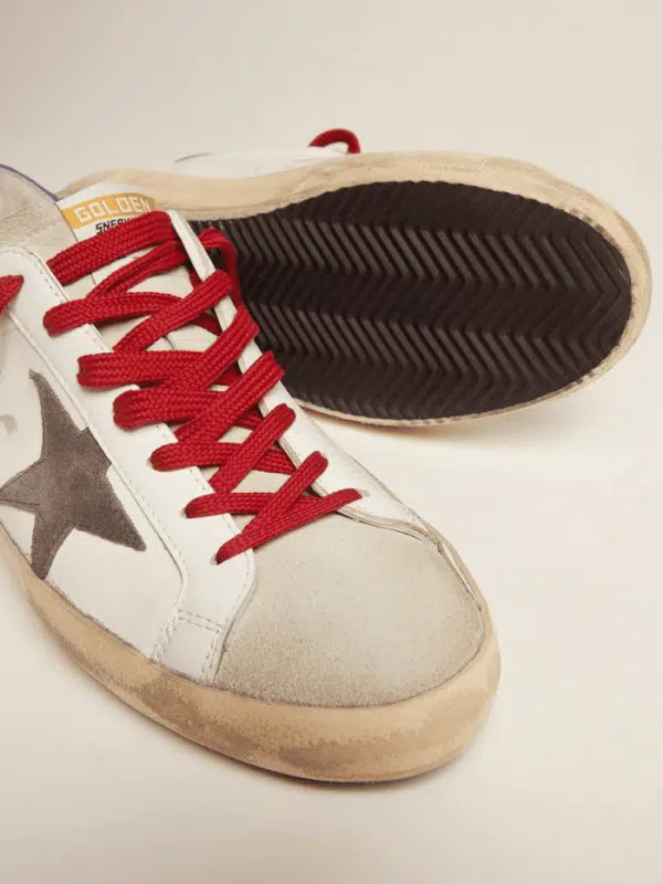 Réplica GOLDEN GOOSE Super-Star sneakers with blue heel tab and red laces - Imagen 3