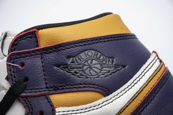Réplica AIR JORDAN RETRO 1 LAKERS LA TO CHICAGO' - Imagen 5