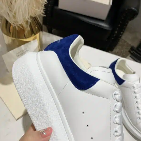 Réplica ALEXANDER  MCQUEEN BLANCAS Y AZULES TERCIOPELO - Imagen 5