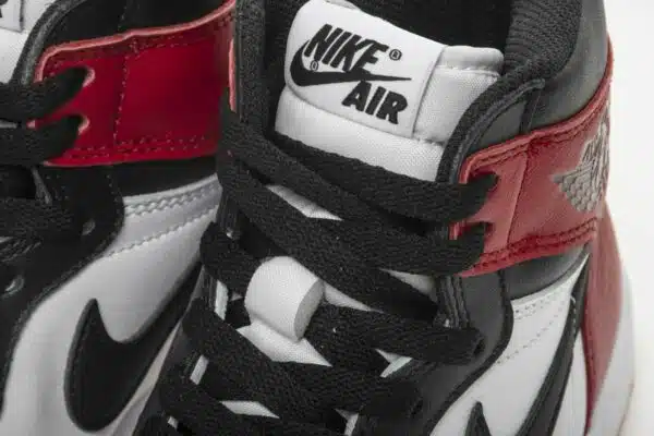 Réplica WMNS AIR JORDAN 1 RETRO HIGH 'SATIN BLACK TOE' - Imagen 5