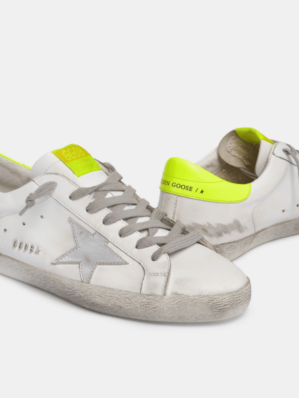Réplica GOLDEN GOOSE Super-Star sneakers with fluorescent yellow heel tab and sole - Imagen 3
