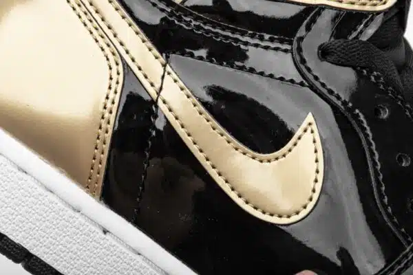 Réplica AIR JORDAN 1 RETRO HIGH OG NRG 'GOLD TOP 3' - Imagen 4