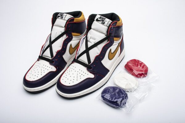 Réplica AIR JORDAN RETRO 1 LAKERS LA TO CHICAGO' - Imagen 7