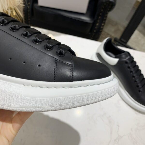 Réplica ALEXANDER  MCQUEEN NEGRAS Y BLANCAS - Imagen 3