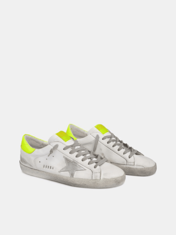Réplica GOLDEN GOOSE Super-Star sneakers with fluorescent yellow heel tab and sole - Imagen 4