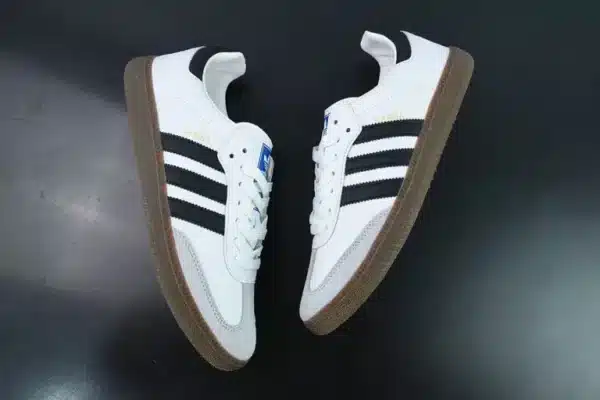 Réplica ADIDAS SAMBA ‘BLANCAS Y NEGRAS' - Imagen 3