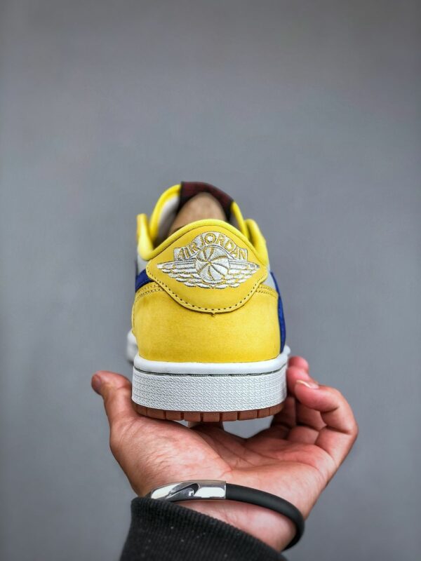 Réplica TRAVIS SCOTT X JORDAN RETRO 1 LOW ‘CANARY’ - Imagen 4
