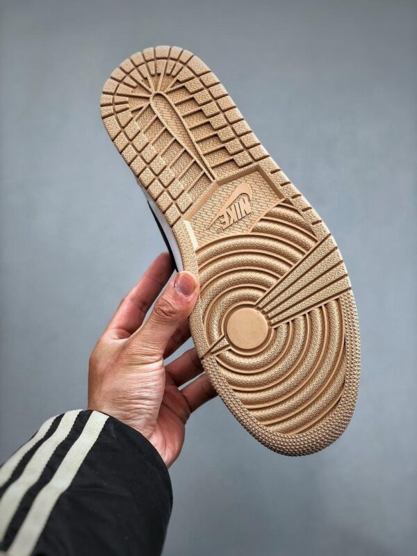 Réplica JORDAN 1 RETRO HIGH 'LATTE' - Imagen 3