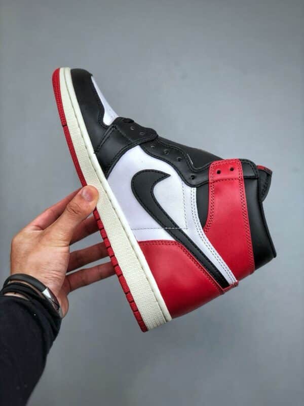 Réplica JORDAN 1 RETRO HIGH OG ‘BLACK TOE’ REIMAGINED - Imagen 8