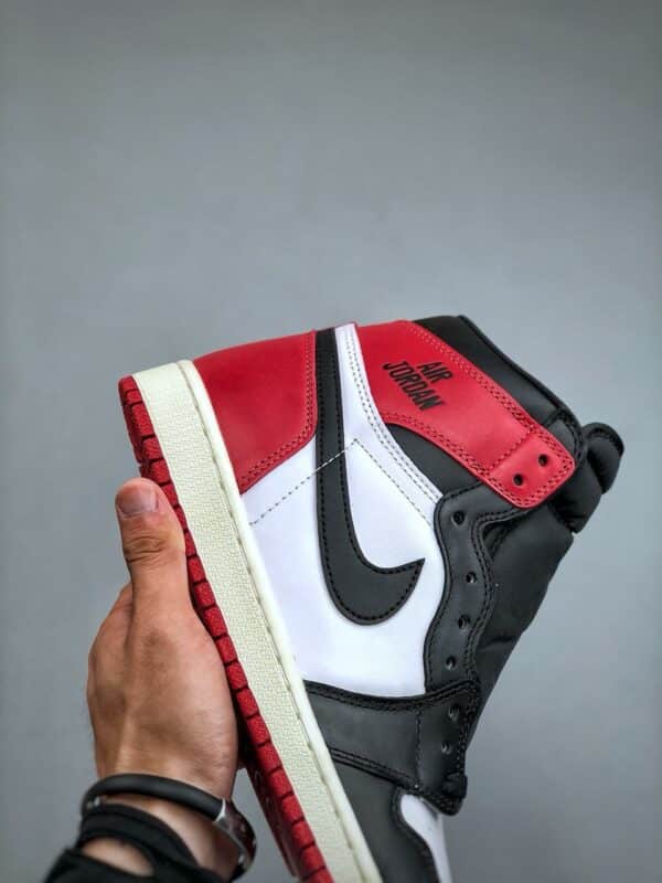 Réplica JORDAN 1 RETRO HIGH OG ‘BLACK TOE’ REIMAGINED - Imagen 5