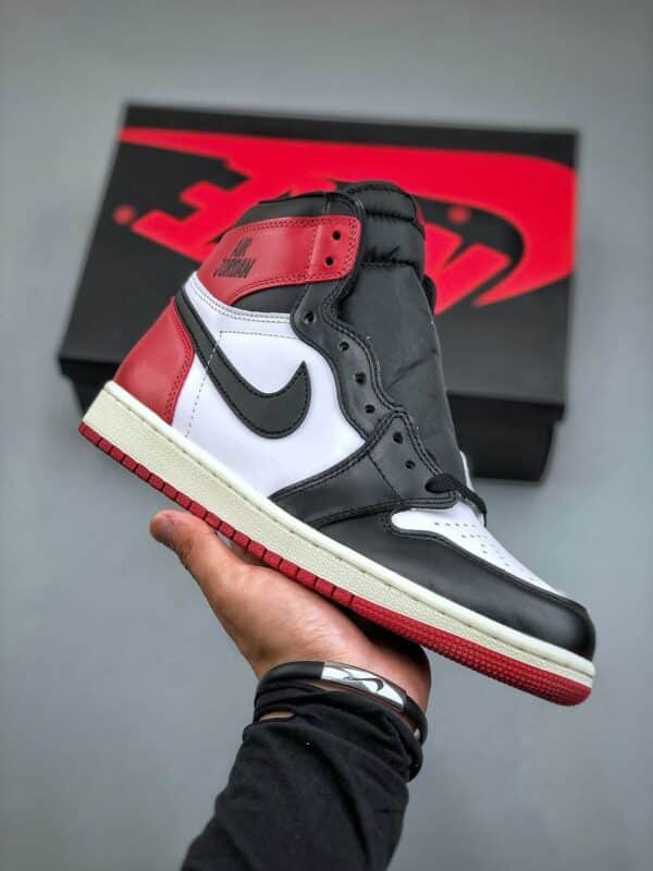 Réplica JORDAN 1 RETRO HIGH OG ‘BLACK TOE’ REIMAGINED - Imagen 9