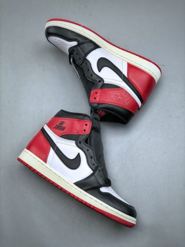 Réplica JORDAN 1 RETRO HIGH OG ‘BLACK TOE’ REIMAGINED - Imagen 2