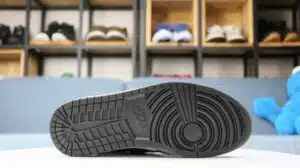  AIR JORDAN 1 RETRO HIGH OG 'TWIST' - Imagen 4