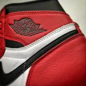  AIR JORDAN 1 RETRO HIGH OG 'CHICAGO' 2015 - Imagen 4