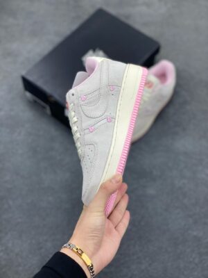 RÉPLICA AIR FORCE 1 LOW VALENTINE'S DAY (2025) - Imagen 3