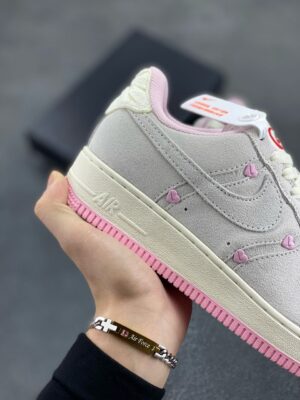 AIR FORCE 1 LOW VALENTINE'S DAY (2025) - Imagen 6