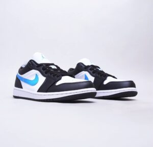 RÉPLICA AIR JORDAN 1 LOW BLACK UNIVERSITY BLUE - Imagen 3