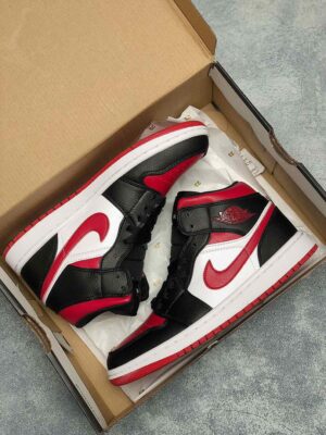 RÉPLICA AIR JORDAN 1 MID 'BLACK FIRE RED' - Imagen 2