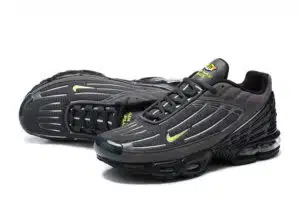 RÉPLICA AIR MAX PLUS 3 'BLACK VOLT' - Imagen 4