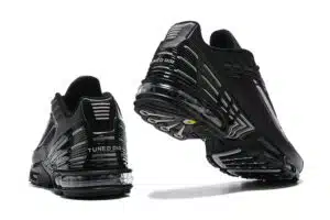 RÉPLICA AIR MAX PLUS 3 'STENCIL SWOOSH BLACK' - Imagen 3