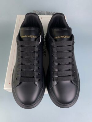  ALEXANDER MCQUEEN OVERSIZED NEGRAS - Imagen 6