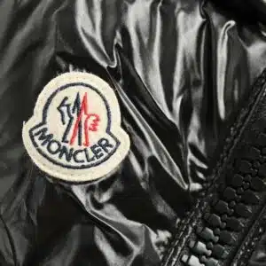  CHAQUETA MONCLER ACOLCHADA CON CAPUCHA 'NEGRA' - Imagen 3