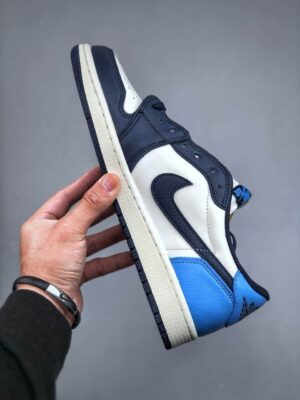  JORDAN 1 LOW OBSIDIAN 'UNC' - Imagen 4