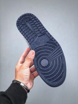  JORDAN 1 LOW OBSIDIAN 'UNC' - Imagen 7