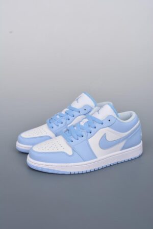  JORDAN 1 LOW WHITE 'ICE BLUE' - Imagen 4