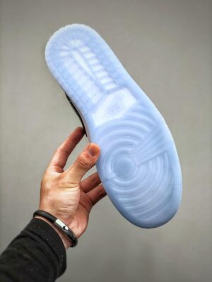  JORDAN 1 MID 'ICE BLUE' - Imagen 3