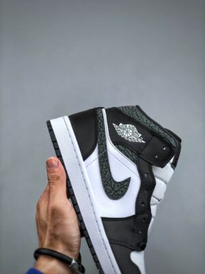  JORDAN 1 MID SE 'PANDA ELEPHANT' - Imagen 5