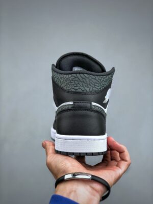  JORDAN 1 MID SE 'PANDA ELEPHANT' - Imagen 4