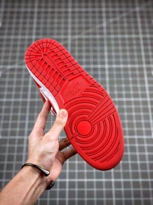 RÉPLICA JORDAN 1 RETRO HIGH OG 'HERITAGE' - Imagen 4