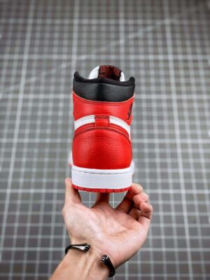 RÉPLICA JORDAN 1 RETRO HIGH OG 'HERITAGE' - Imagen 3