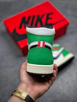  JORDAN 1 RETRO HIGH OG 'LUCKY GREEN' - Imagen 4