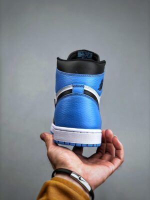 RÉPLICA JORDAN 1 RETRO HIGH OG 'UNC TOE' - Imagen 4