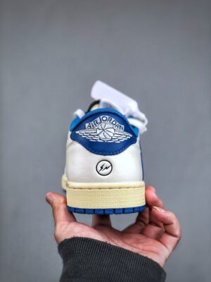  JORDAN 1 RETRO LOW OG SP FRAGMENT X TRAVIS SCOTT SAIL 'MILITARY BLUE' - Imagen 4
