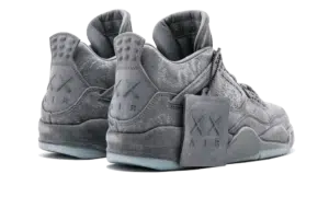 RÉPLICA JORDAN 4 RETRO KAWS 'GREY' - Imagen 3