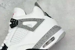 RÉPLICA JORDAN 4 RETRO 'WHITE CEMENT' (2025) - Imagen 2