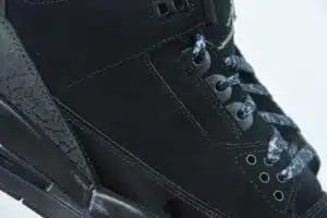 RÉPLICA JORDAN RETRO 3 'BLACK CAT' (2025) - Imagen 3