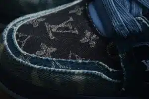 RÉPLICA LOUIS VUITTON LV TRAINER X NIGO 'AZULES' DENIM - Imagen 3