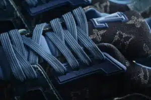 RÉPLICA LOUIS VUITTON LV TRAINER X NIGO 'AZULES' DENIM - Imagen 2