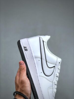  NIKE AIR FORCE 1 07' 'WHITE BLACK' - Imagen 5