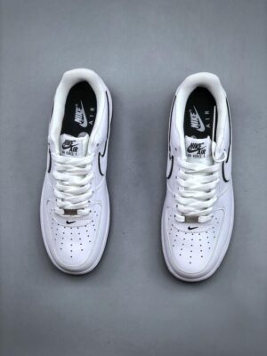 NIKE AIR FORCE 1 07' 'WHITE BLACK' - Imagen 4