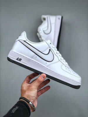  NIKE AIR FORCE 1 07' 'WHITE BLACK' - Imagen 3