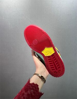  SB DUNK LOW 'RODEO TOURMALINE' - Imagen 4